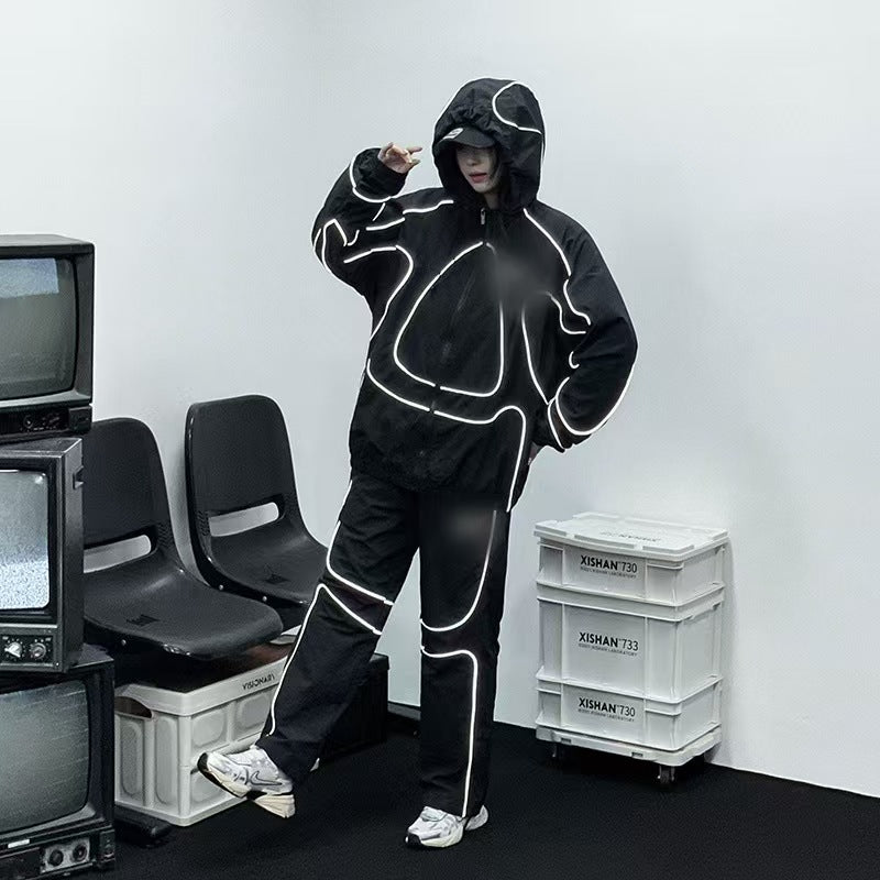 Mens Jacket Reflective Strips: Enhanced visibility with integrated reflective elements for safety in low-light conditions