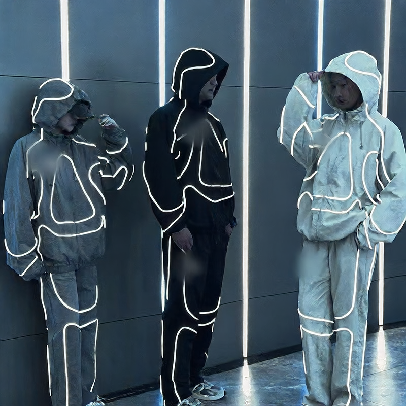 Mens Jacket Reflective Strips: Enhanced visibility with integrated reflective elements for safety in low-light conditions